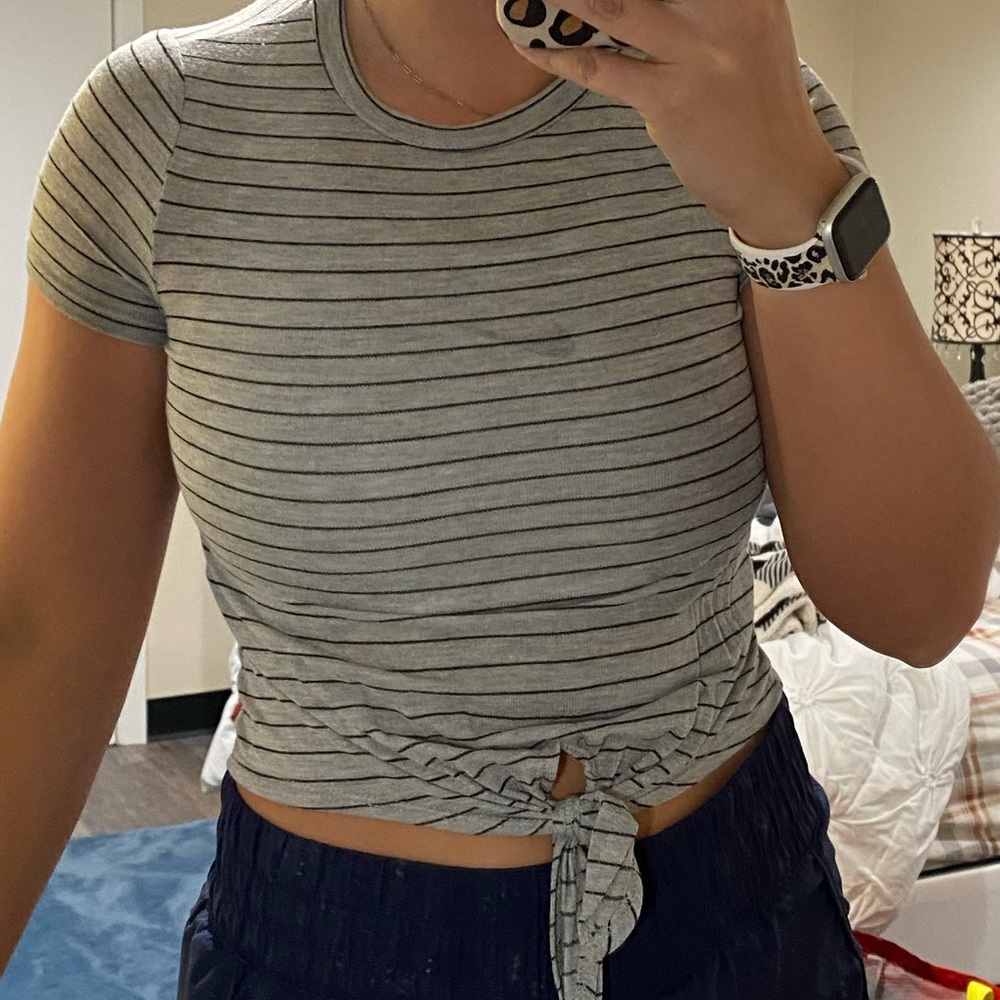 Stretchy striped T-shirt size small